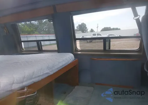 1992 Ford Econoline E150 Van from USA, damaged, VIN 1FDEE14N3NHA25465